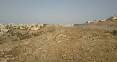 Ayırma çit Doğu Kudüs'ü İsrail'in panoramik manzaralı