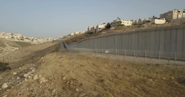 東エルサレム イスラエルで分離フェンスのパノラマ ビュー — ストック動画