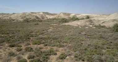 Sıcak ve kurak Güney Ürdün Vadisi'nin panoramik görünüm