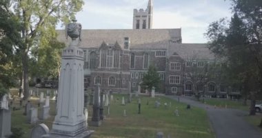Eski Trinity Kilisesi Mezarlığı Harlem, New York'taki doğal görünümünü