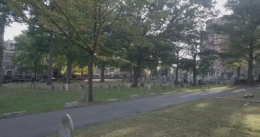 Eski Trinity Kilisesi Mezarlığı Harlem, New York'taki doğal görünümünü
