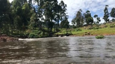 Afrikalı çocuklar geçiş Köprüsü Uganda
