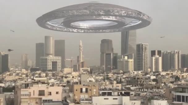 Außerirdische Raumschiffe Über Der Stadtinvasionleistungsstarkes Video Compositing Simuliert Echtes Filmmaterial — Stockvideo