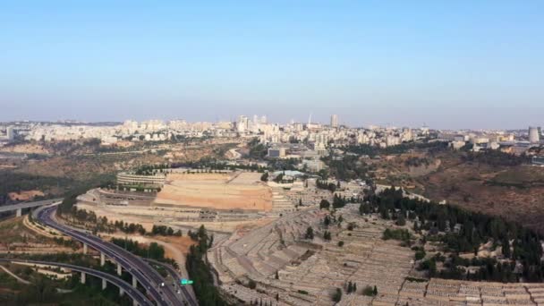 Jerusalem Huvudentré Flygflyg Till Centrum Highway Givat Shaul Kyrkogård Mountain — Stockvideo