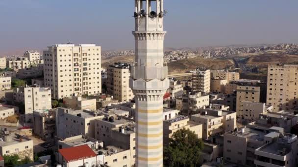 Minarete Torre Mezquita Campo Refugiados Anata Atardecer Aerial Drone Metraje — Vídeos de Stock