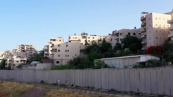 Campo Refugiados Palestina Atrás Parede Concreto Vista Aérea Dolly Shot — Vídeo de Stock