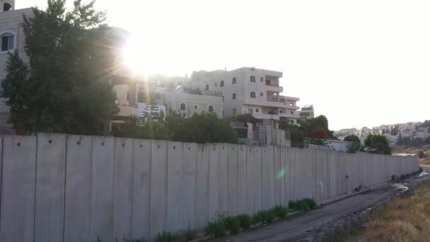 Palestine Refuges Camp Derrière Mur Béton Avec Des Éruptions Solaires — Video