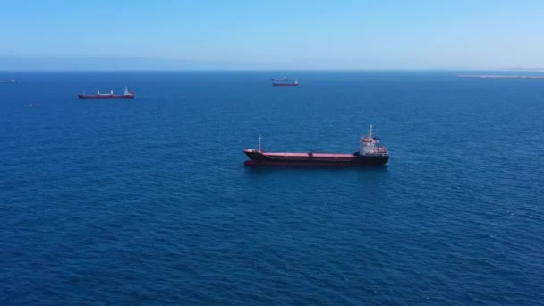 Buques Contenedores Carga Esperando Para Entrar Harobor Mar Mediterráneo Aerialpuerto — Vídeo de stock