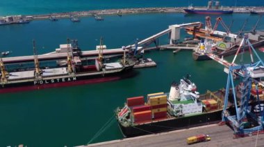 Ashdod Limanı, Gemiler ve konteyner Ashdod Limanı, İHA görüşü, Ashdod / İsrail / Haziran / 14. 2020