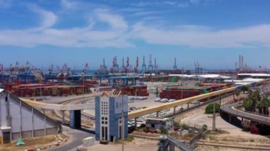 Ashdod Limanı, Konteynırlar, Turnalar ve Akdeniz AerialAshdod Limanı, Drone view, Ashdod / Israel / June / 14,2020