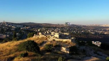 Castel Ulusal Parkı, Günbatımı, Kudüs, Hava Görüşü, İsrail Bağımsızlık Savaşı sırasında Kudüs 'ü yarma mücadelesinin sembolü.
