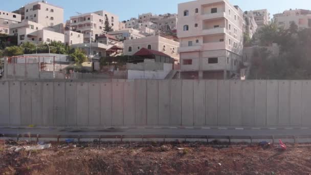 Flug Der Nähe Der Sicherheitsmauer Jerusalemdrohnenflug Blick Auf Ost Jerusalem — Stockvideo