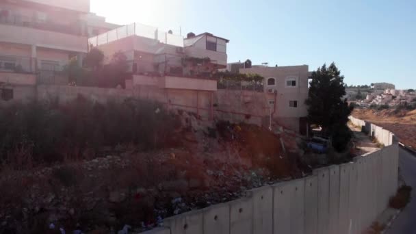 Flug Der Nähe Der Sicherheitsmauer Jerusalemdrohnenflug Blick Auf Ost Jerusalem — Stockvideo