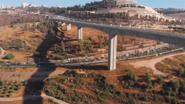 Grand Pont Ferroviaire Avec Trafic Voitures Vue Aérienne Drone Images — Video