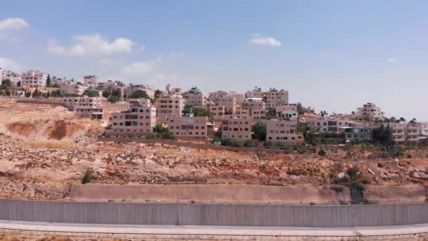 Vista Aérea Sobre Muro Segurança Jerusalémfilmagem Drones Sobre Campo Refugiados — Vídeo de Stock