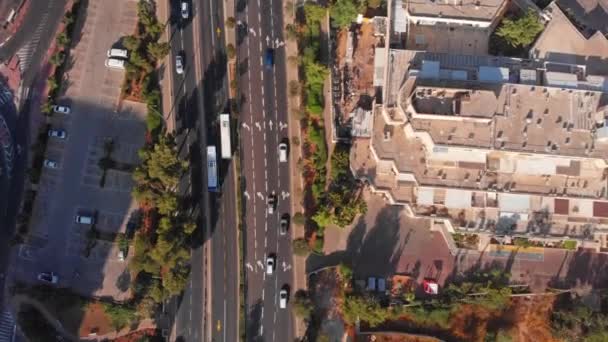 Ciudad Coches Tráfico Vista Aérea Arriba Abajo Imágenes Drones Ciudad — Vídeo de stock