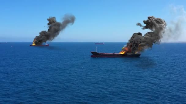 Statki Towarowe Płonące Ogniu Podczas Ataku Morzu Śródziemnym Real Drone — Wideo stockowe