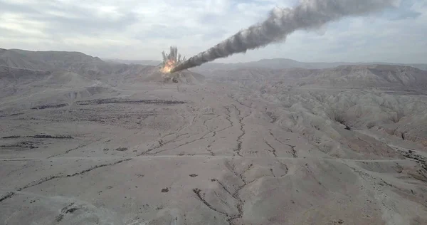 Meteor göktaşı çöl dağına düştü.