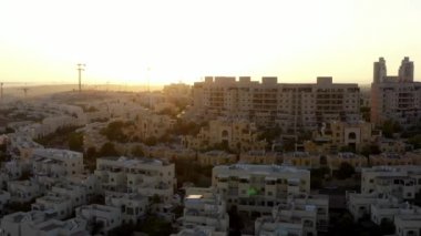 Modiin Şehri Skyline Hava Sahası, İsrail Günbatımı, Temmuz 2020 İnsansız Hava Aracı Görünümü,