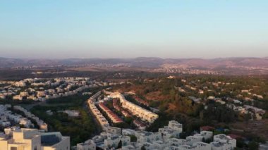 Kudüs Dağları Modiin Şehri, İsrail, AerialDrone Manzarası, Modin, Kudüs, günbatımı, Temmuz 2020