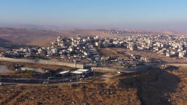 Palestina Cidade Hizma Com Ponto Verificação Militar Idf Vista Aérea — Vídeo de Stock