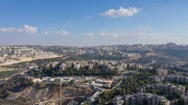 Kudüs Ortodoks mahallesi Ramot Alon Havacılık İHA görüntüsü İsrail 'in kuzeybatı Kudüs' teki yerleşiminin görüntüsü
