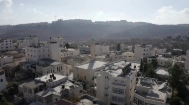 Beyt Hanina 'daki Eski Cami (Abu Dahuk) Eski Filistin şehri Kuzeybatı Kudüs, Ramot, İsrail yakınlarındaki