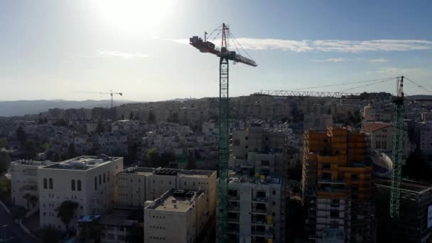 Jerusalem Byggarbetsplats Kranar Silhuett Antenn Utsikt Ramot Polin Orthodolx Stadsdel — Stockvideo