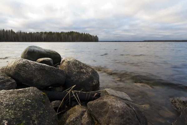 Large Oval Stones Lake Cloudy Autumn Weather — Stock Photo, Image