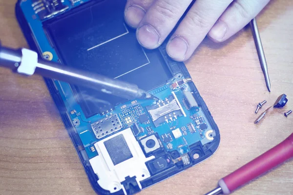 akıllı telefon tamir, telefon bileşenleri değiştirme