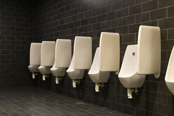 Fila Urinarios Baño Hombres —  Fotos de Stock