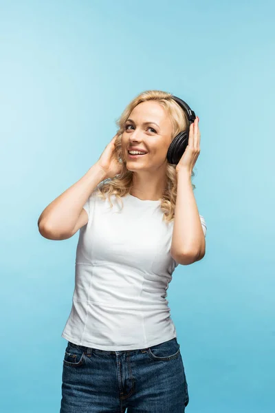 Happy Blonde Woman Listening Music Black Headphones Blue — Stock Photo, Image