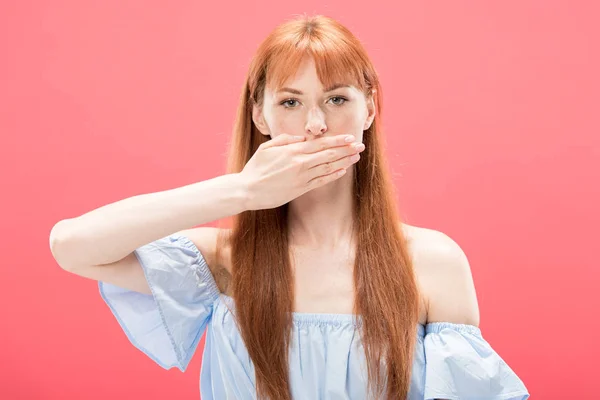 Front View Serious Redhead Girl Covering Mouth Hand Looking Camera — Stock Photo, Image