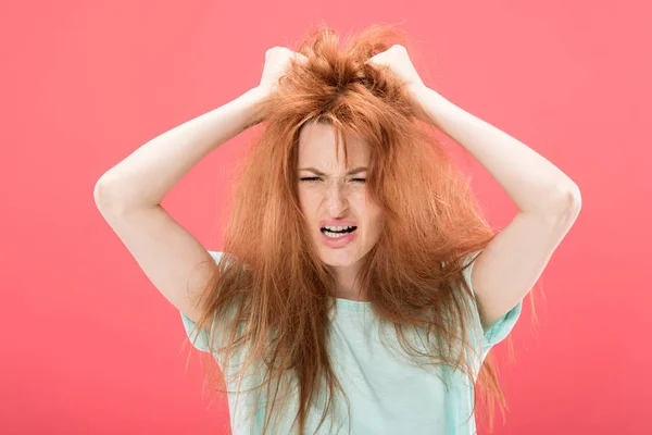 Angry Redhead Woman Touching Tangled Hair Screaming Isolated Pink — Stock Photo, Image