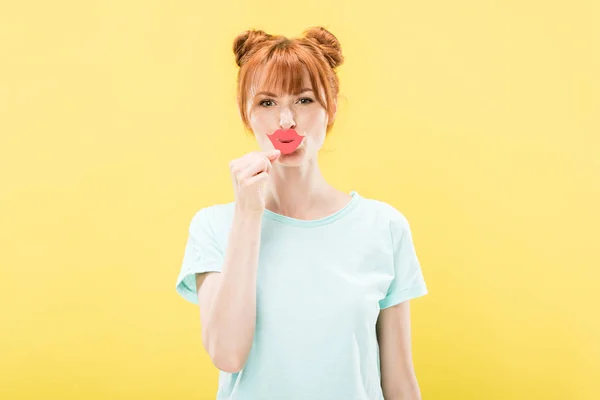 Front View Redhead Girl Shirt Holding Paper Lips Looking Camera — Stock Photo, Image