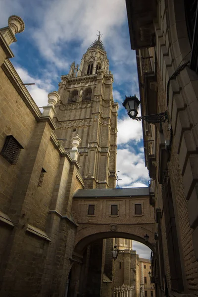 Toledo Cathedral Entrance Arch Lamppost Sunny Day — Stock Photo, Image