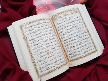 Kutsal Kuran.