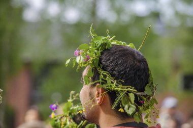 Umea, İsveç - 21 Haziran 2019 İsveç geleneksel mi zevk Adam