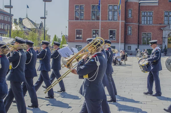 Umea, Ruotsi - kesäkuu 6, 2019 Ruotsin poliisi paraatissa durin — kuvapankkivalokuva