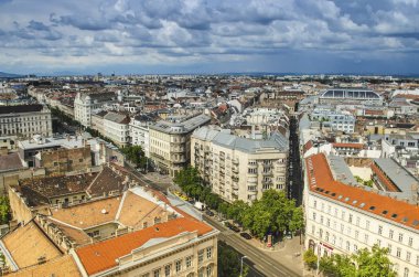 Macaristan Cityscape yatay üst görünümü, bulutlu bir s Budapeşte