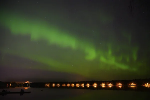 Nordpolärt ljus Aurora borealis fantastiskt ljus belyst un — Stockfoto