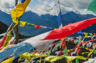 Himalaya Dağları 'nın mavi manzarası.