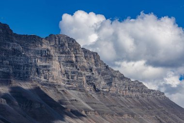 Rocky Dağı 'nın zirvesi bir ağustos günü