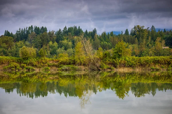 Mattina Presto Fine Settembre Riflessione Sul Fiume — Foto Stock