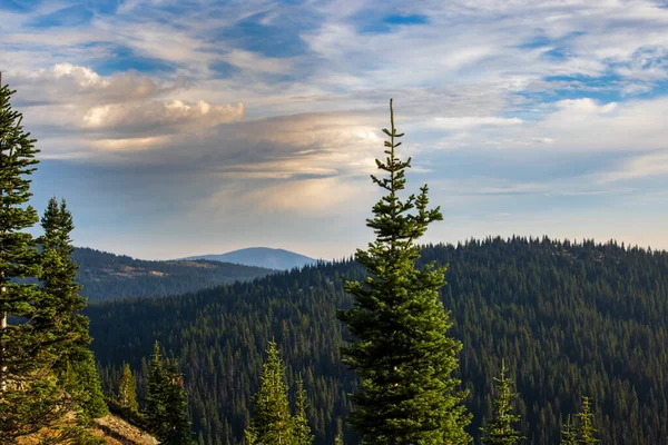 Schöne Wolken Über Dem Tal Oktober — Stockfoto