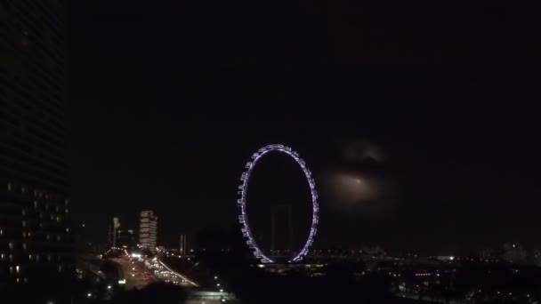 Roda gigante em singapore e à noite — Vídeo de Stock