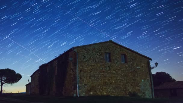 Vieja Casa Piedra Cielo Estrellado — Vídeos de Stock