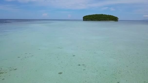 海洋中的热带小岛 — 图库视频影像