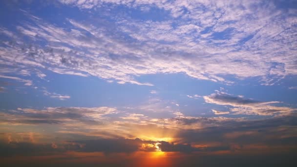 Ανατολή Του Ήλιου Πολύχρωμο Πρωινό Ουρανό — Αρχείο Βίντεο