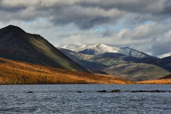 Sunny Day Jack London Lake Magadan Region Kolyma Rusland — Stockfoto